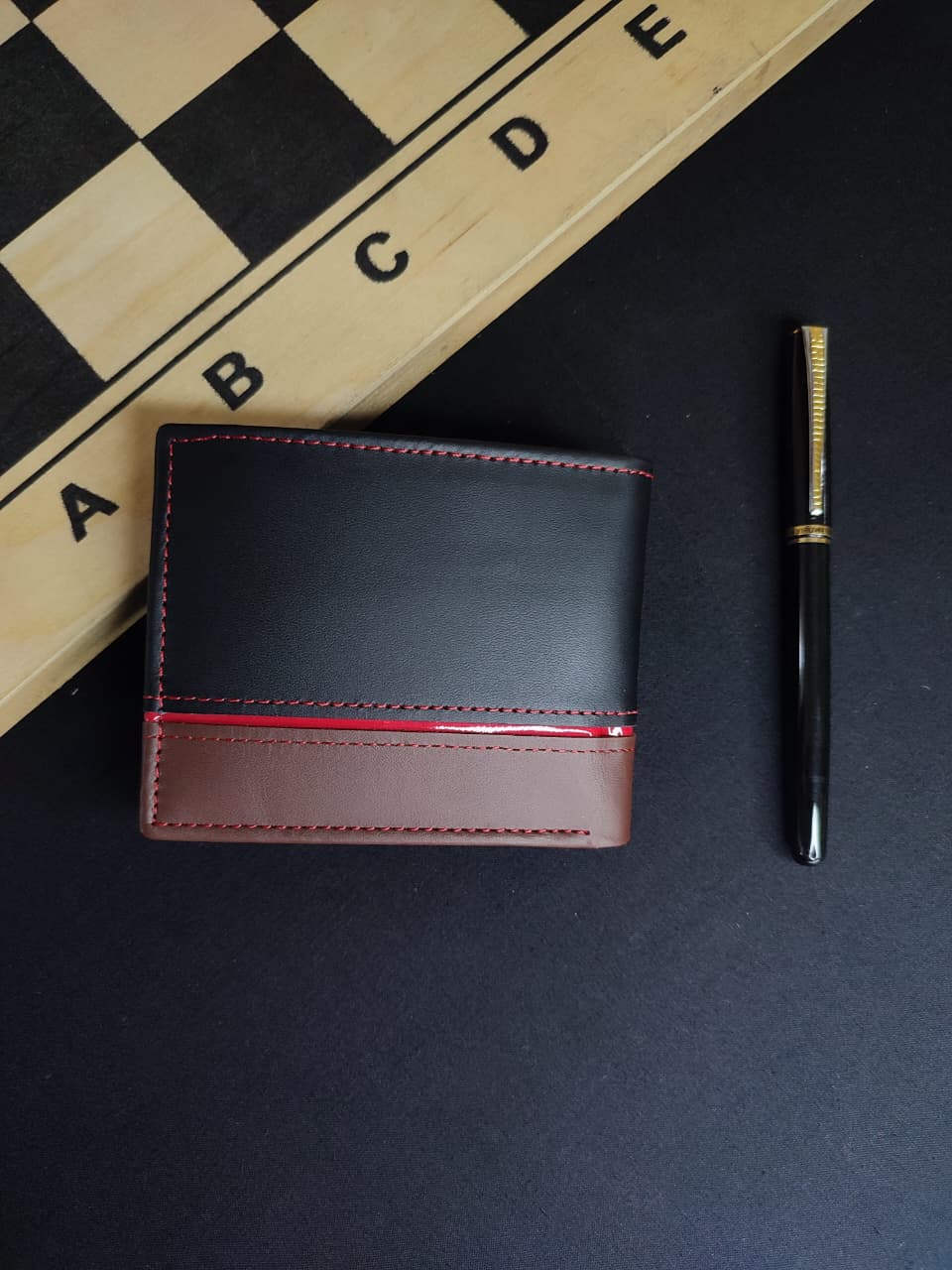 Premium Quality Dual-Tone Leather Wallet - Durable and Elegant