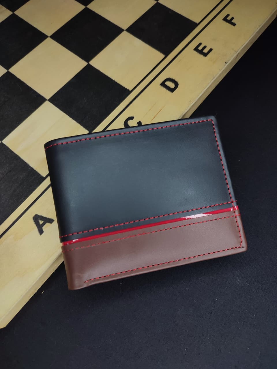 Premium Quality Dual-Tone Leather Wallet - Durable and Elegant