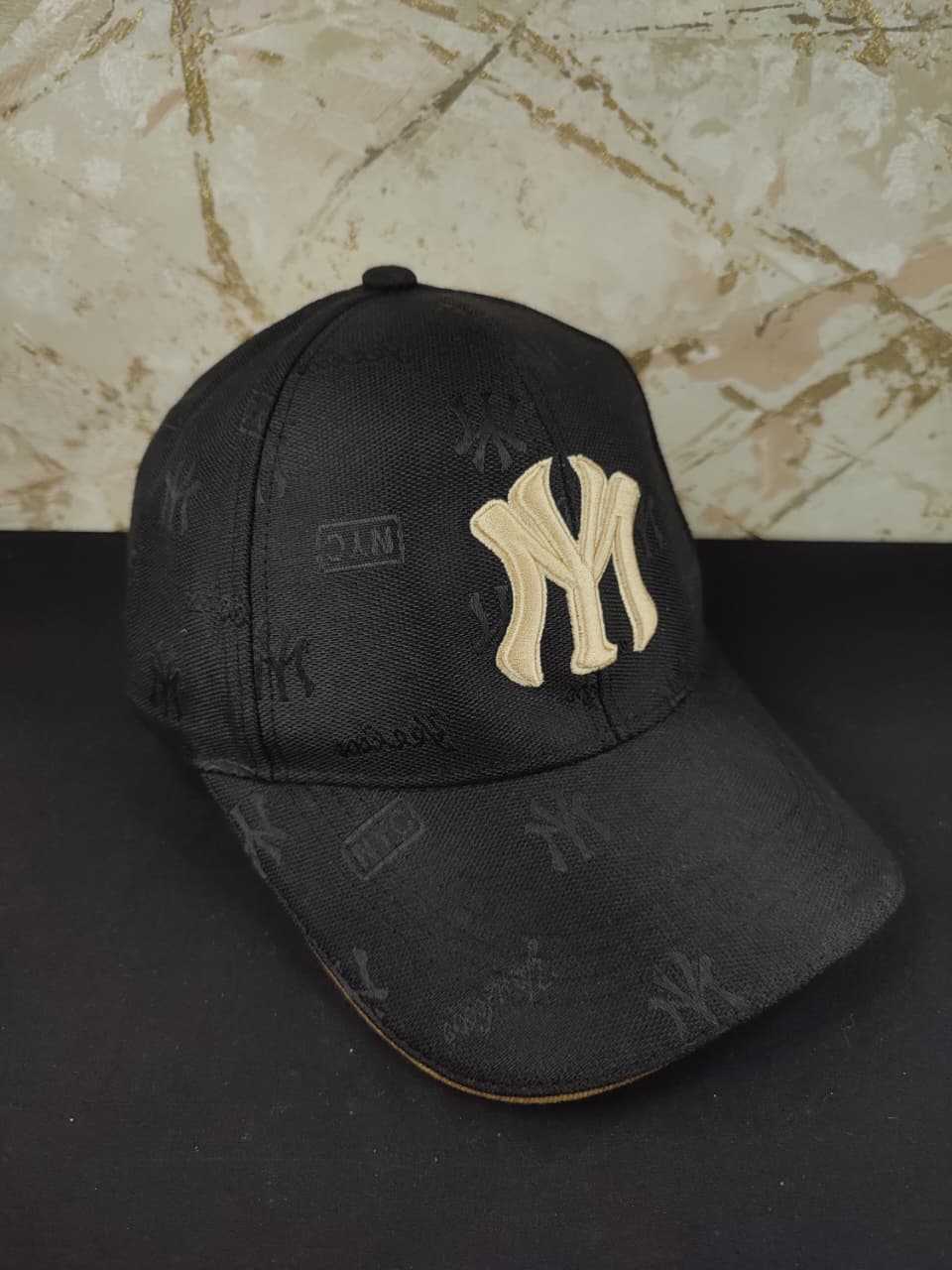 NYC Streetwear Signature Cap – Bold, Stylish and Iconic.