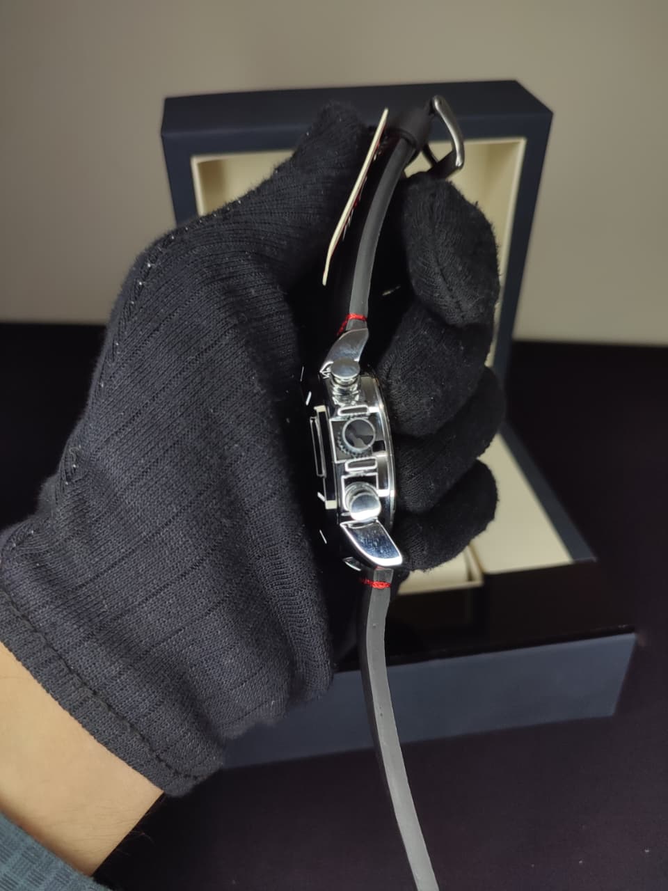 O&M - High Quality Dual time Watch - Leather Straps.